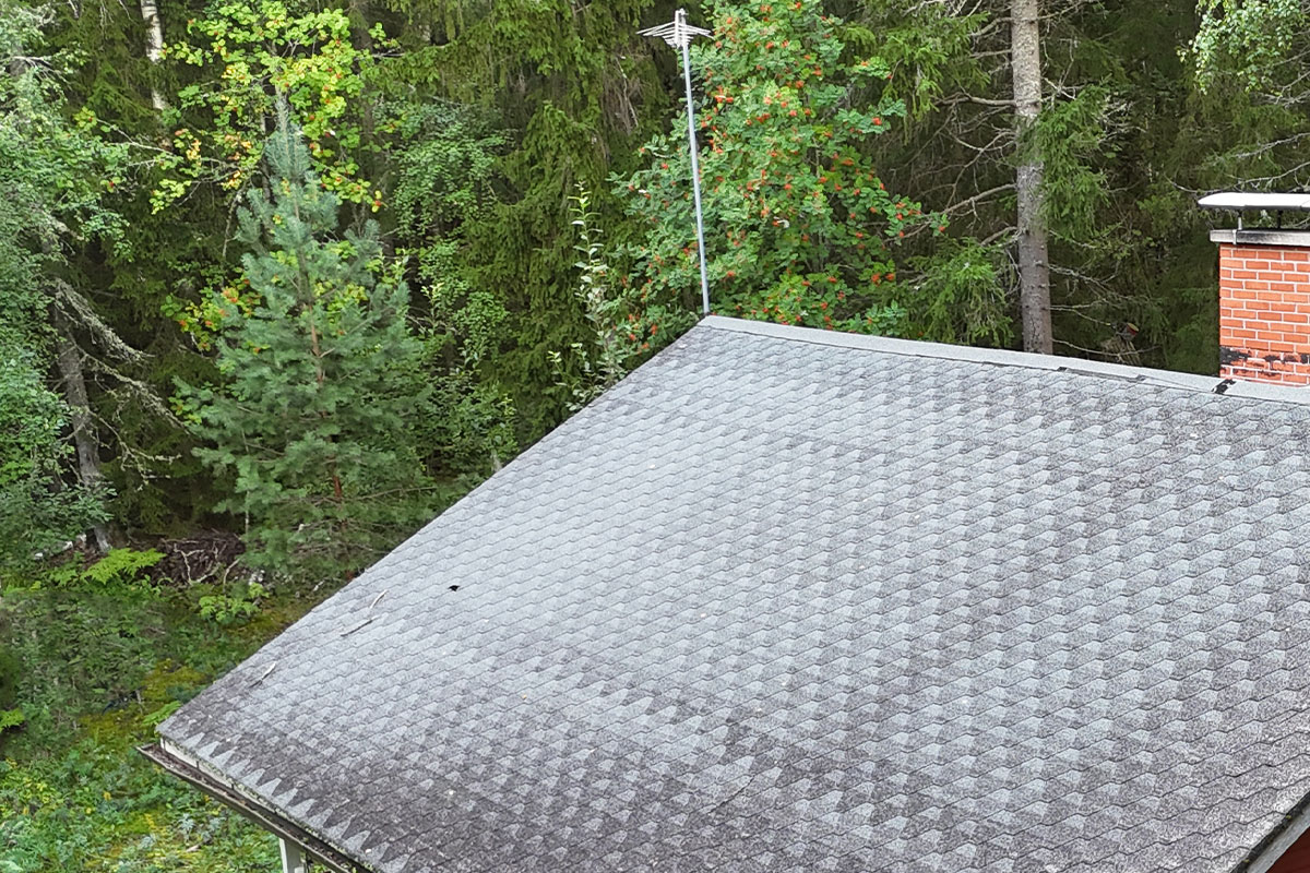 Huopakaton korjaus saaressa Nilsiä 