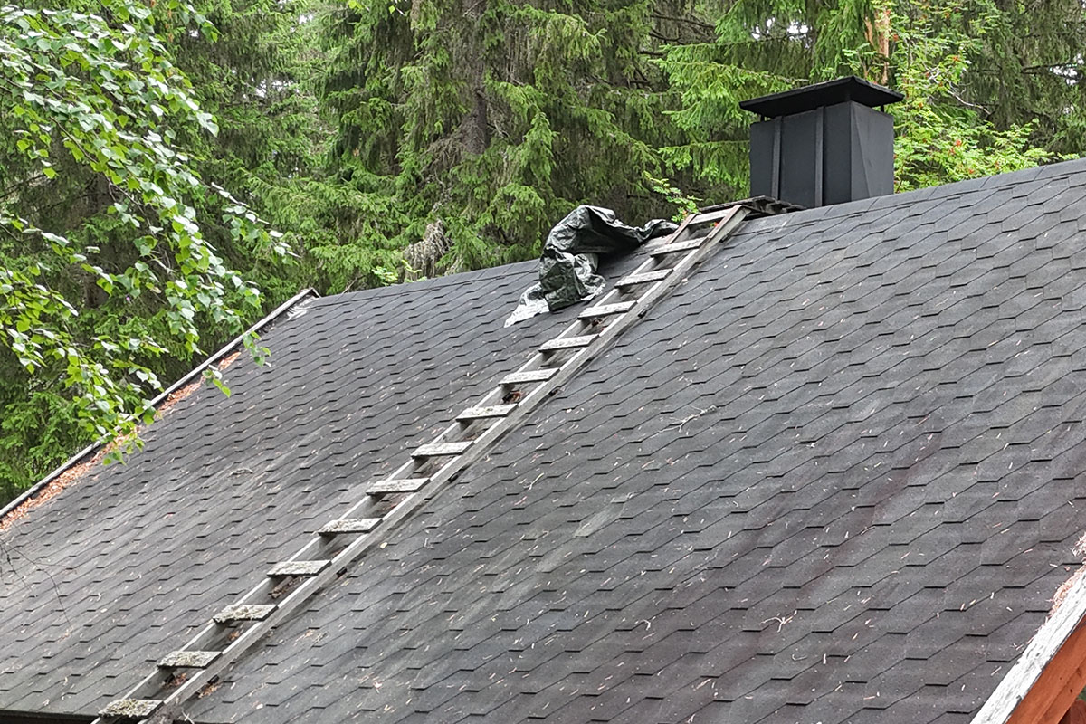 Omakotitalon, kesämökin huopakaton korjaus Luhanka 